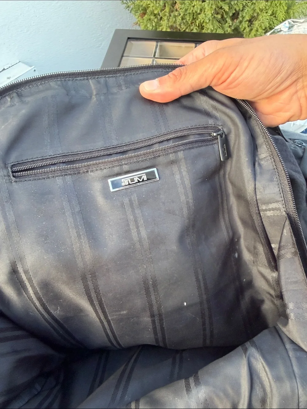 Tumi sleek men